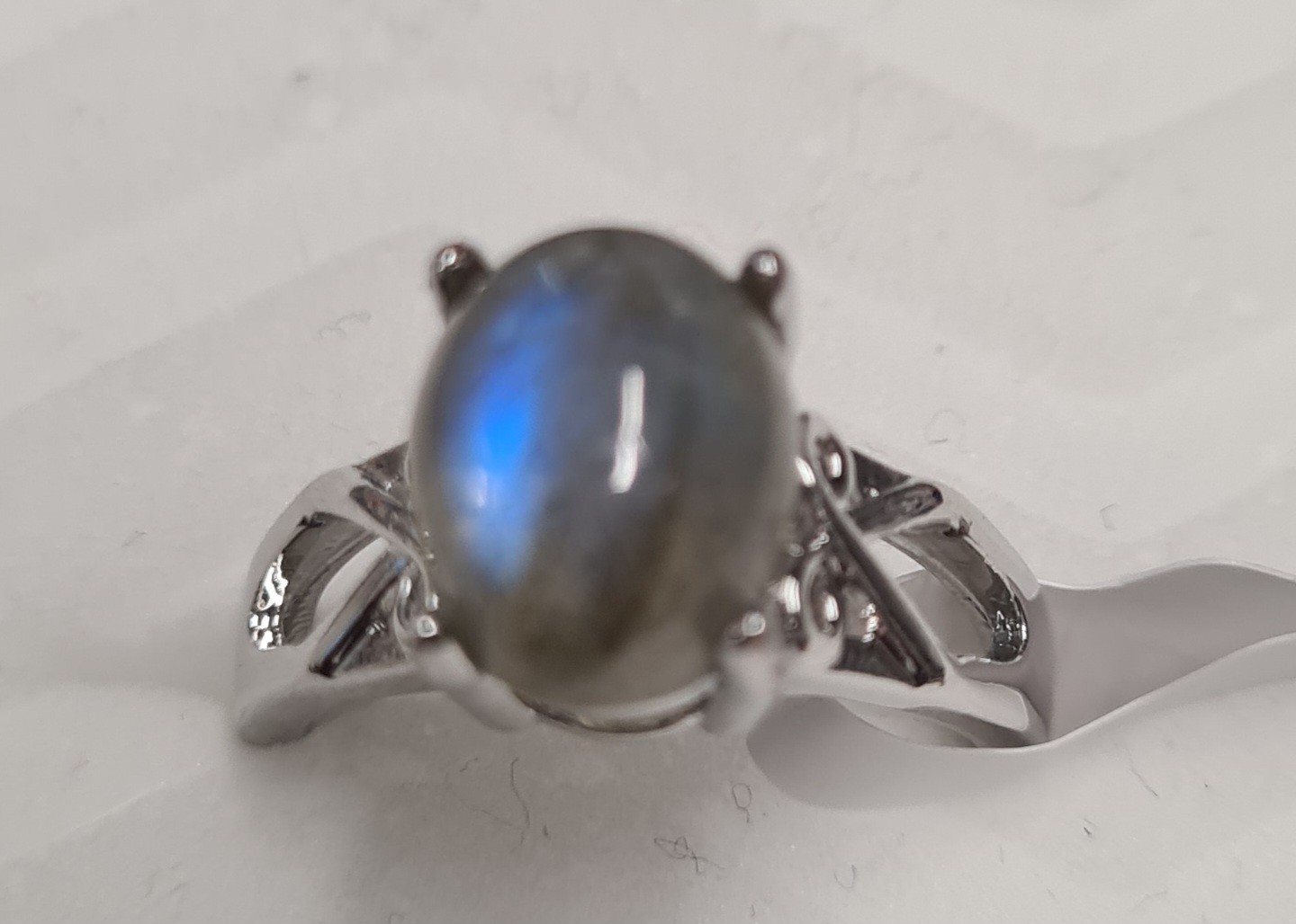 Bague sertie avec Labradorite