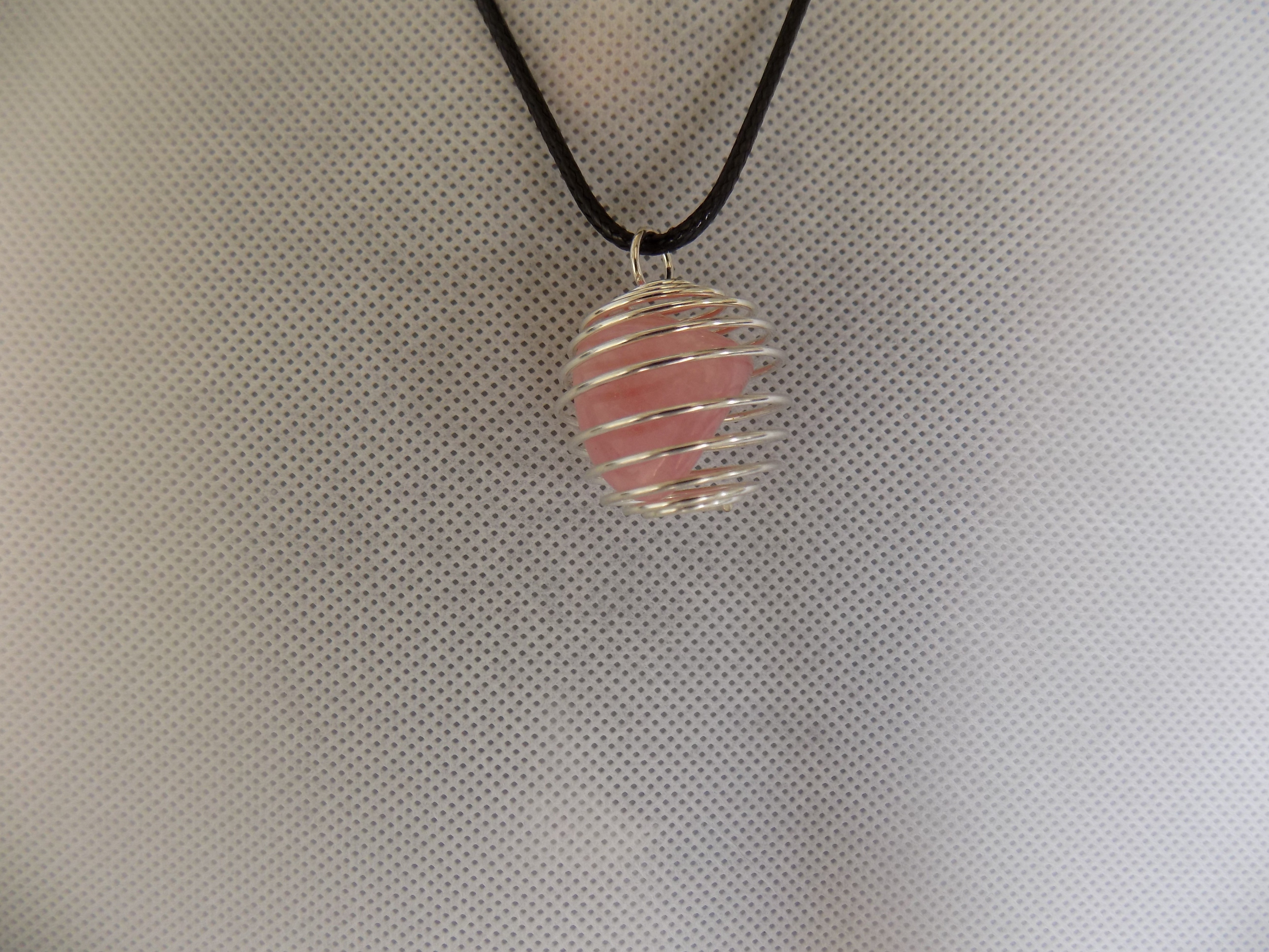 Pendentif cage et son Quartz rose + Cordon noir